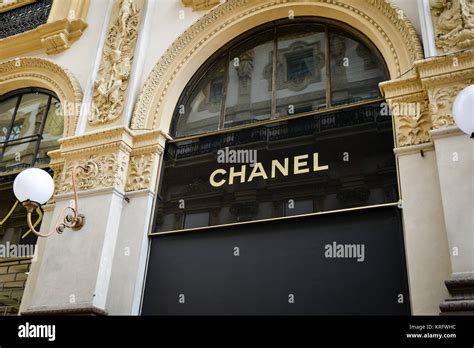 chanel stores in italy|chanel negozio milano.